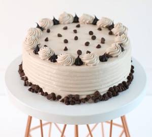 White Choco Chips Cake