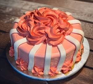 Strawberry gift cake