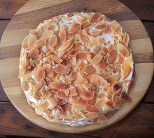 Caramel Almond Fudge Cake 500ML