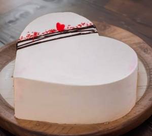 Vanilla Heart  Special Cake 500 Gm