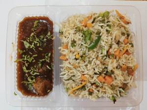 Veg Fried Rice With Veg Manchurian Gravy