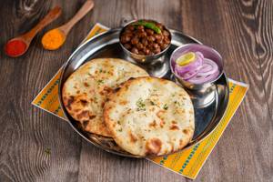 Chole Kulcha