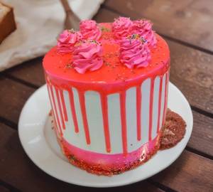 Strawberry eggless cake [1 kilogram]