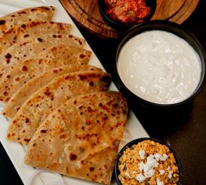 Paneer Paratha [2 Pieces] With Curd