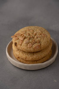 White Chocolate Almond Cookies