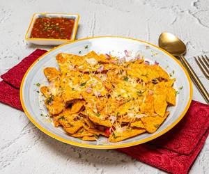 Nachoas With Salsa