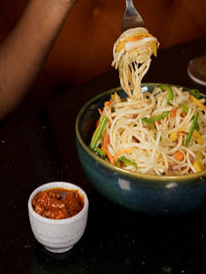 Hakka Noodles - Veg