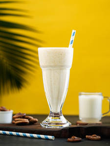 Anjeer Milkshake