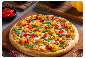 Paneer & Red Paprika Spicy Pizza