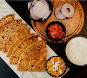 Aloo Paratha [2 Pieces] With Curd 