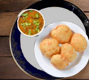 Club Kachori {8Pcs} with aloo sabji(400ml+)