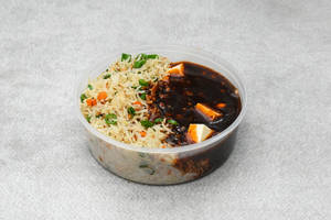 Veg Burnt Garlic Fried Rice With Paneer Chilly Gravy