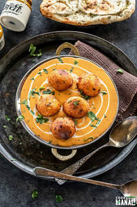 Malai Kofta ( Kaju Gravy)