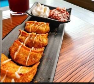 Paneer Peri Peri Fried Momos ( 6 Pieces )