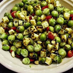 Protein Rich Sprouts And Paneer Salad