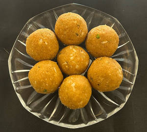 Besan Ladoo