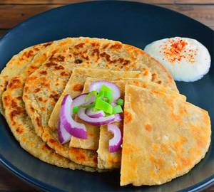 Pyaaz paratha 4 pices