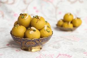 Mewa Besan Laddu