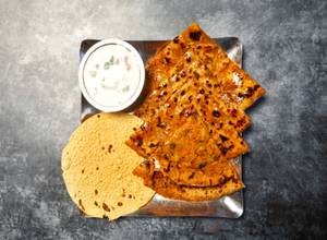 Aloo Paratha (Amul Butter)