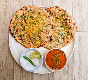 Paneer Paratha (2 Pcs)