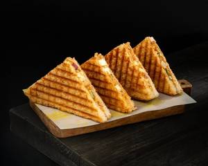 Veg Peri Peri Paneer Sandwich