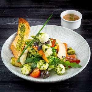 Grilled Vegetable & Bocconcini Salad