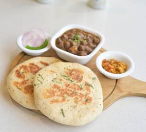 Chole Kulcha [2 Pieces Kulcha]