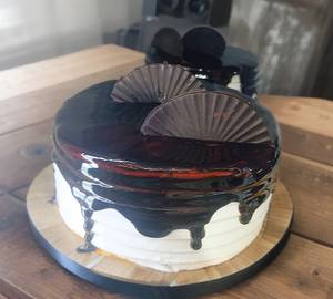 1/2 Kg Black Forest Cool Cake