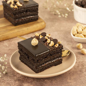 Nutella Crunch Cake Slice