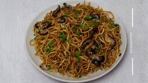 Mushroom Fried Noodles