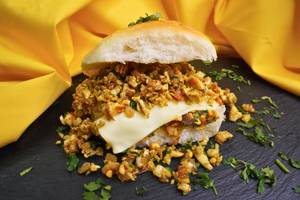 Aadha Gogo Master Pavlet