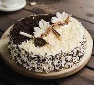 Black And White Forest Cake [500 Grams]