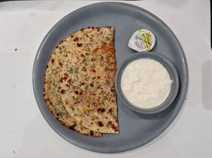 Paneer Parantha (2Pc) with curd