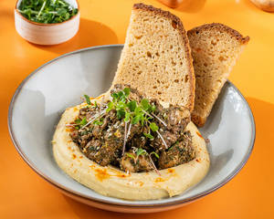 Zataar Chicken With Hummus ( No Maida Gluten Free)