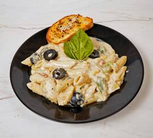 Penne penne alfredo white sauce pasta