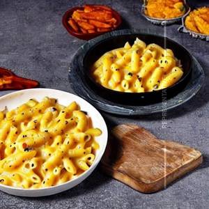 Classic Mac & Cheese Pasta [non-veg]