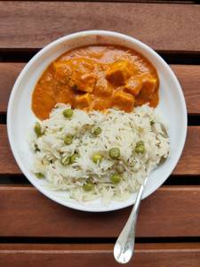Green Peas Pulao With Paneer Masala