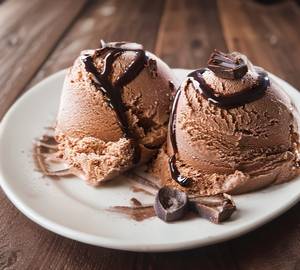 Chocolate ice cream [2 scoops]