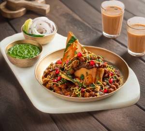 Samosa With Chole