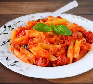 Red sauce pasta
