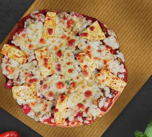 Chili paneer pizza
