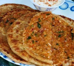 Onion paratha with makhan