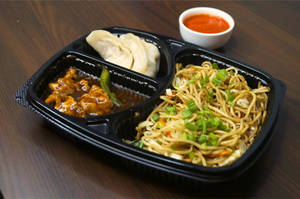 Hakka Noodles + Chilli Chicken + 2 Chicken Momos