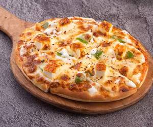 Makhni Paneer Pizza 