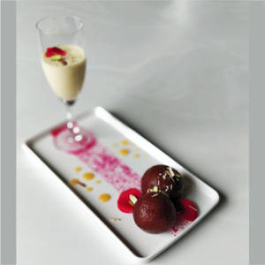 Gulab Jamun With Rabdi