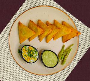 Amritsari Veggie Veg Samosa (6 Pcs)