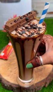 Kit kat  milk shakes