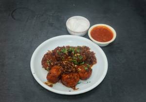 Chicken Schezwan Fried Momos [8 Pieces]