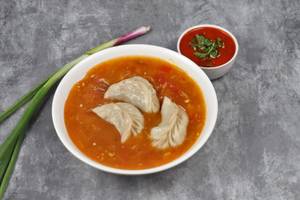 Chicken Jhol Steamed Momos [8 Pieces]
