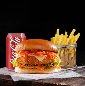 Crispy Chicken Burger (VR) + Fries + Coke (330 ml)